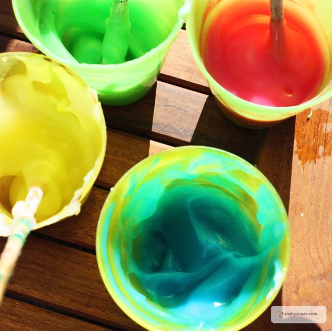 Taste Safe Paint. A great toddler or baby activity to explore colours and textures.