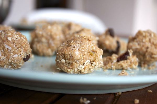 No Cook Energy Balls. A healthy snack for children.