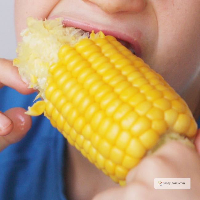 Cooking Corn on the Cob. A healthy lunch idea for Kids