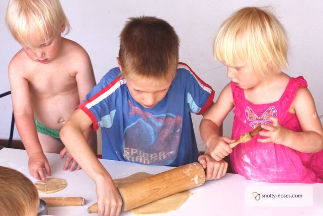 How to Make Tuna Empanadas with your Children. Fun Cooking with Kids.