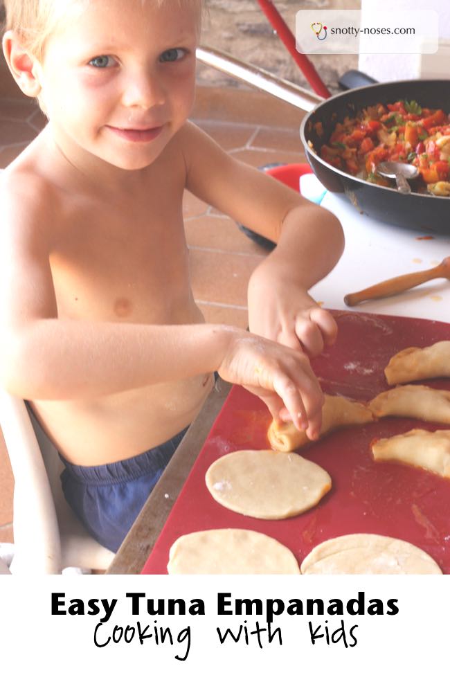 How to Make Tuna Empanadas with your Children. Fun Cooking with Kids.