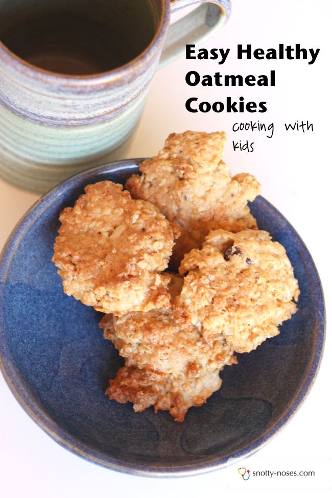 Oatmeal Raisin Cookies. A perfect recipe to cook with kids.