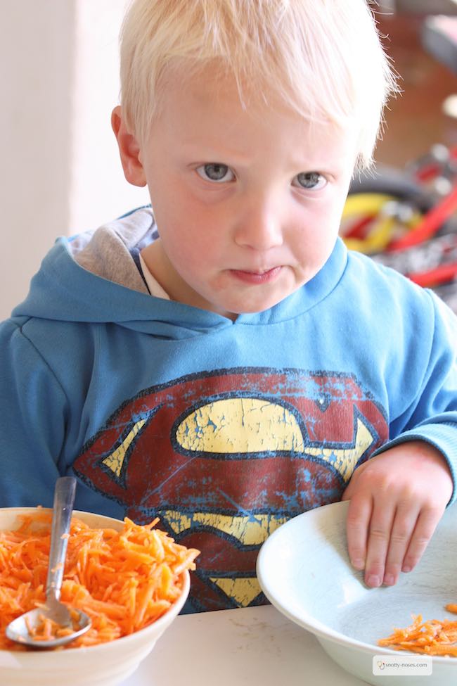 Easy Carrot Salad You Can't Stop Eating. So easy, delicious and healthy. Even your Kids will love it!